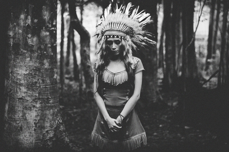 Arte fotográfico Black and White Mood in the Forest