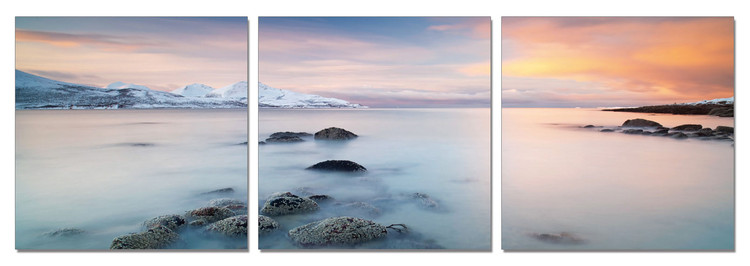 Sunrise over the coast Schilderij
