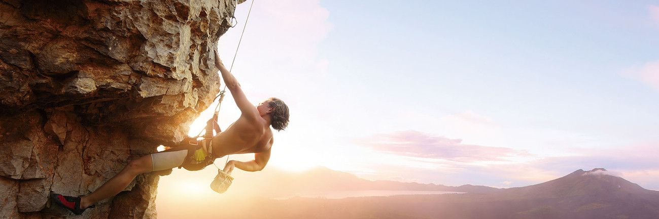 Cuadro en vidrio Be Brave and Climb It