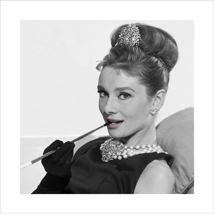 St Levere Prøv det Audrey Hepburn - Cigarette Kunsttrykk | Kjøp hos Europosters