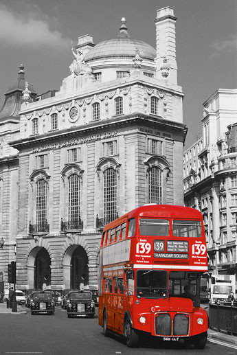 London Red Bus On Street Plakat Poster Pa Europosters Dk