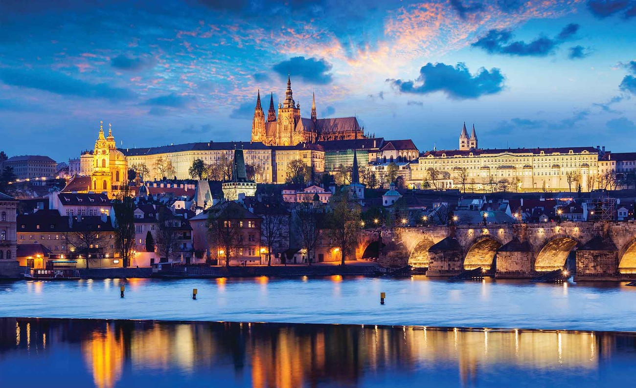 Prague Ville Fleuve Poster Mural, Papier peint Acheter