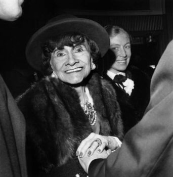 Obrazová reprodukce Coco Chanel at the Premiere of the film Borsalino on March 20, 1970 in Paris