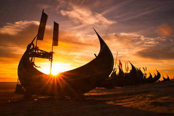 Umělecký tisk Silhouette of moored viking ships on