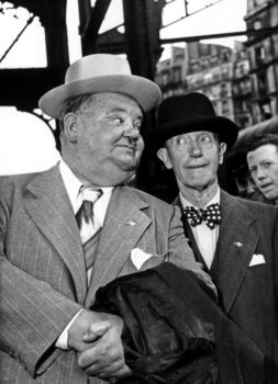 Umělecká fotografie Stan Laurel and Oliver Hardy in Paris on June 17, 1950
