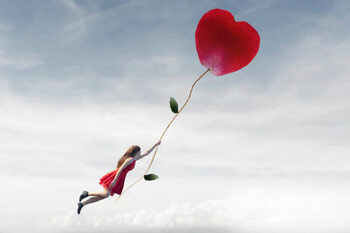 Stampa d'arte surreal woman flying free in the