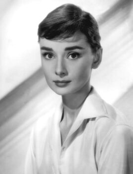 Print op canvas Audrey Hepburn in the 50's