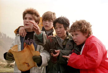 Fototapeta Jeff Cohen, Sean Astin, Jonathan Ke Quan and Corey Feldman