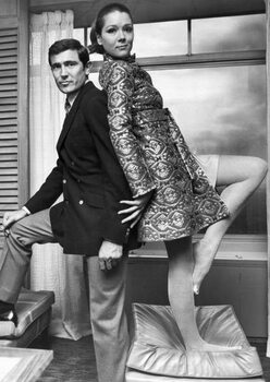 Bild auf Leinwand Diana Rigg and George Lazenby, October 1968