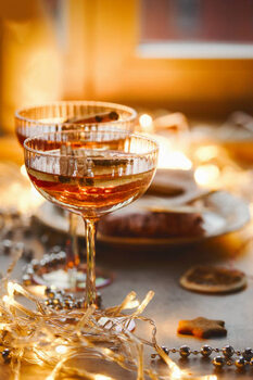 Obraz na plátně Christmas and New Year cocktails on