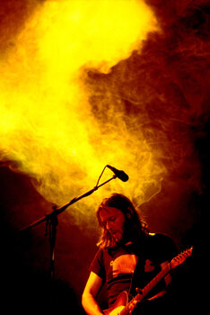 Obraz na plátně February 1977: concert of rock band Pink Floyd at the Paris Pavilion: singer and guitarist David Gilmour