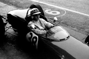 Plakát Innes Ireland driving the lotus poor, 1961