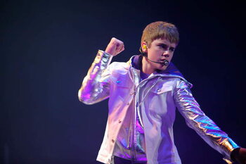 Plakát Justin Bieber performing at the NIA
