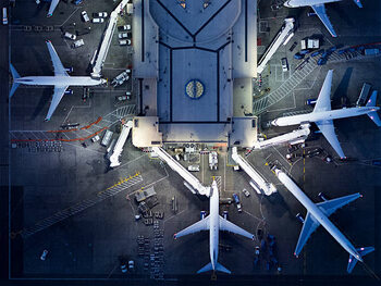 Obraz na płótnie Airliners at  gates and Control Tower at LAX