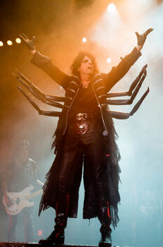 Obraz na płótnie Alice Cooper at The Manchester Apollo