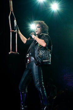 Obraz na płótnie Alice Cooper at The Manchester Apollo