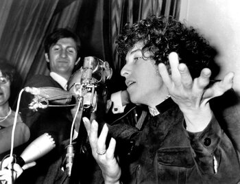 Obraz na płótnie Bob Dylan during a Press Conference, Paris, 23 May 1966.