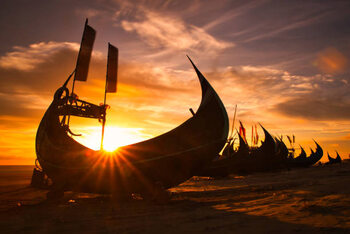 Poster Silhouette of moored viking ships on