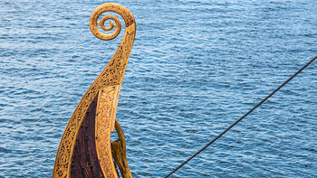 Poster Viking ship stern or bow with sea background