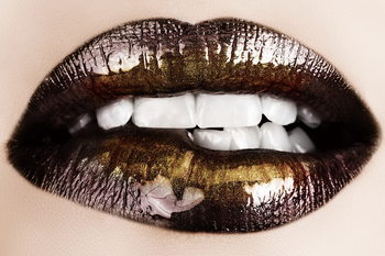 Brown Lips - Need Print på glas