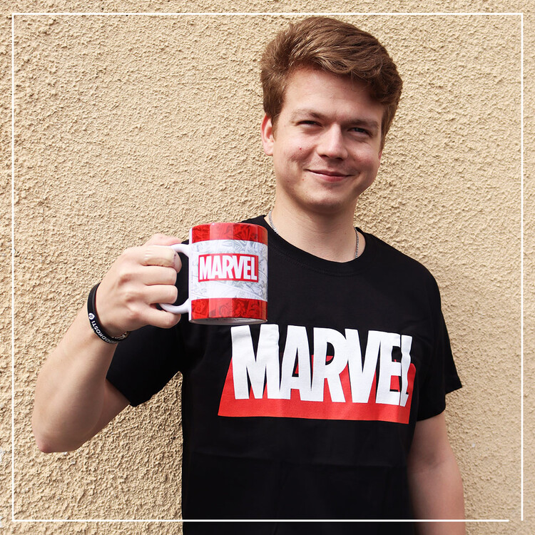 Tee shops shirt marvel