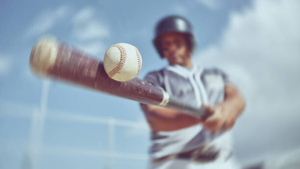 Levně Plakát, Obraz - Baseball, baseball player and bat ball, PeopleImages, 40 × 22.2 cm