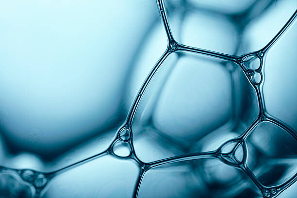 Levně Plakát, Obraz - Blue Soap Bubbles 5 - Water, ThomasVogel, 40 × 26.7 cm