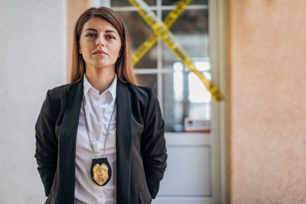 Levně Plakát, Obraz - Woman detective at the crime scene, South_agency, 40 × 26.7 cm