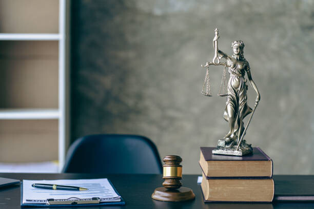 Levně Plakát, Obraz - The scales of injustice, the hammer, ArLawKa AungTun, 40 × 26.7 cm