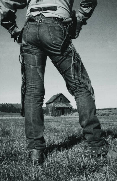 Ilustrace Cowboy Standing near Old Home, Darrell Gulin, 26.7 × 40 cm