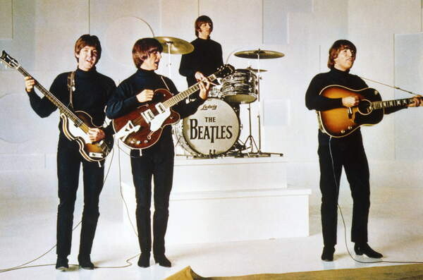 Fotografie Paul Mccartney, George Harrison, Ringo Starr And John Lennon., 40x26.7 cm