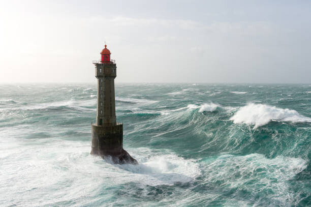 Levně Plakát, Obraz - Énorme vague au phare de la, MathieuRivrin, 40 × 26.7 cm