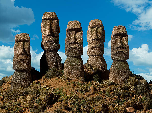 Levně Plakát, Obraz - Easter Island Heads forward frown, Don Farrall, 40 × 30 cm
