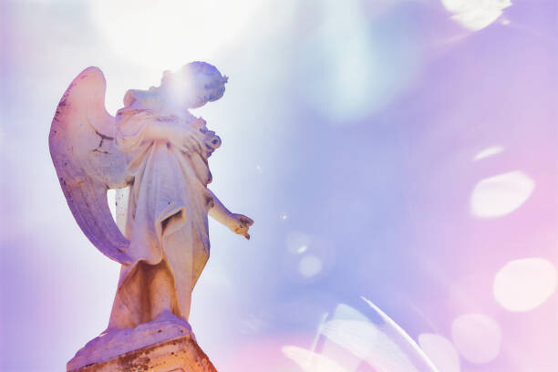 Levně Plakát, Obraz - Angel looking down on a graves at a cemetery, Robbie Goodall, 40 × 26.7 cm