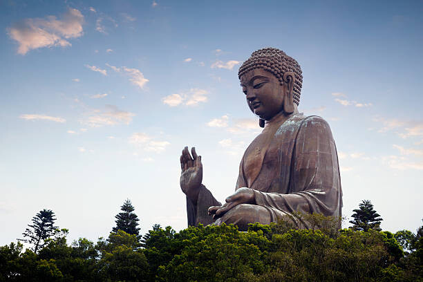Plakát, Obraz - Tian tan buddha in the morniing, Busakorn Pongparnit, 40 × 26.7 cm