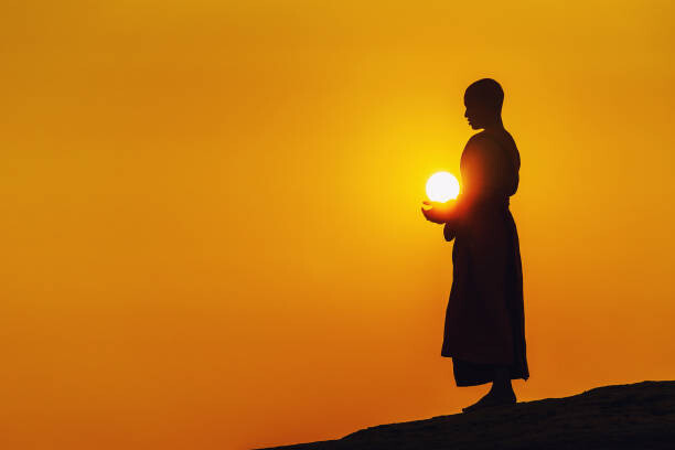 Levně Plakát, Obraz - A monk standing meditation., Sangkhom Simma, 40 × 26.7 cm