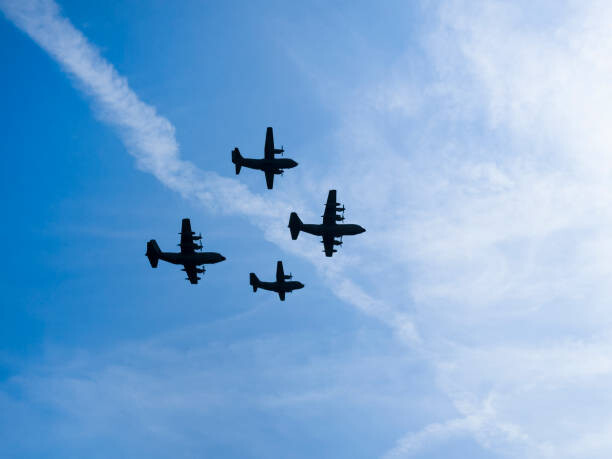 Levně Plakát, Obraz - Four Airplanes Flying In Blue Sky, Nico De Pasquale Photography, 40 × 30 cm