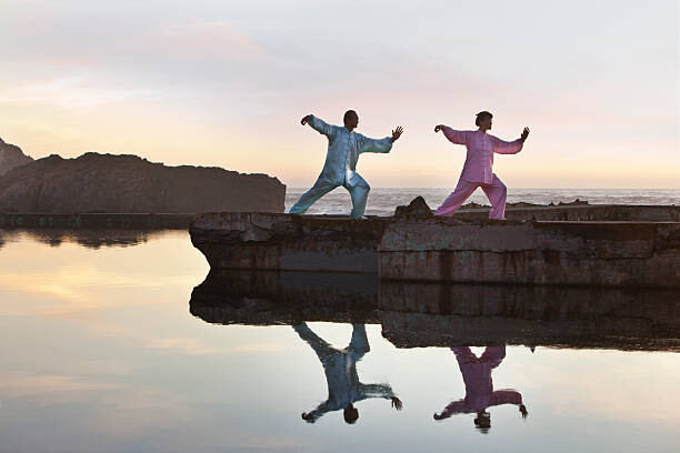 Levně Plakát, Obraz - Man and woman practicing Tai Chi., Frank Gaglione, 40 × 26.7 cm