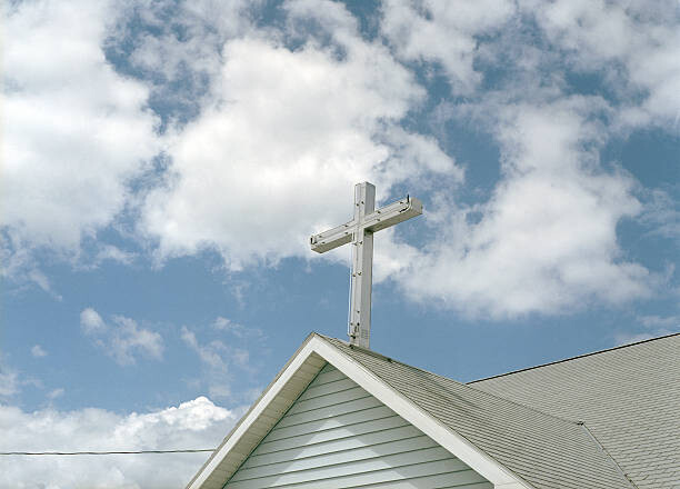 Levně Plakát, Obraz - Cross on Top of a Church, Erica Shires, 40 × 30 cm