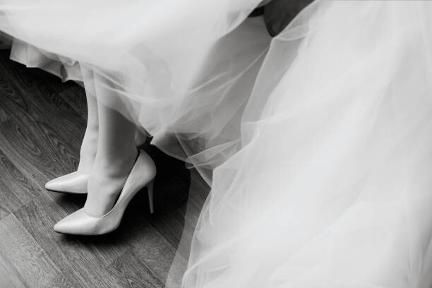 Levně Plakát, Obraz - Morning preparations. Gorgeous bride in white, VAKSMANV, 40 × 26.7 cm
