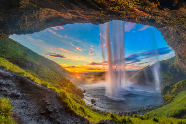 Levně Plakát, Obraz - Behind the waterfall - Seljalandsfoss Waterfall, DieterMeyrl, 40 × 26.7 cm