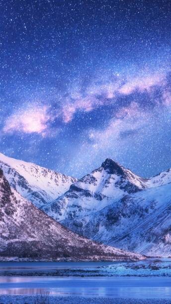 Umělecká fotografie Scenic view of snowcapped mountains against, TSHEPO Tladi tt48 / 500px, (22.5 x 40 cm)