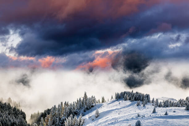 Fotografie Dramatic dawn in winter mountains in the Alps, Anton Petrus, 40x26.7 cm