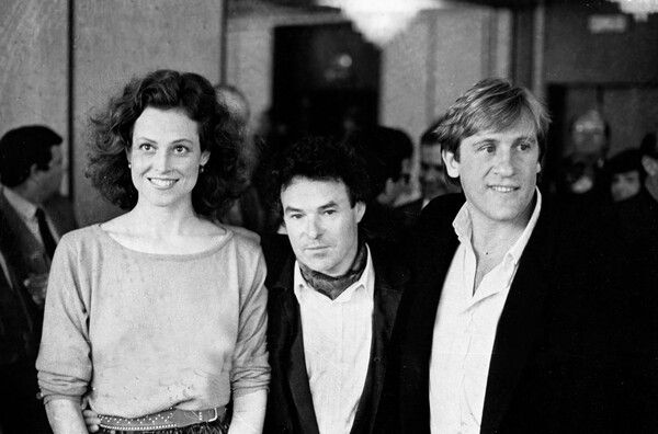 Fotografie Sigourney Weaver, Daniel Vigne and Gerard Depardieu, 40 × 26.7 cm