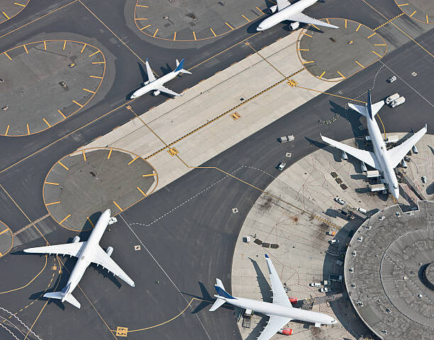 Ilustrace Aerial view of airport and runway, Johannes Mann, 40 × 30 cm