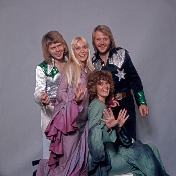 Fotografie Studio shot of Swedish pop group ABBA, Germany 1970s, 40 × 40 cm