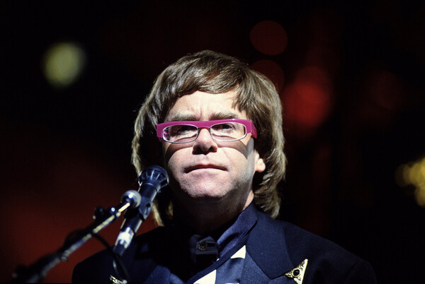 Plakát, Obraz - Portrait du chanteur Elton John, 40 × 26.7 cm