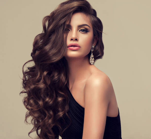 Levně Plakát, Obraz - Young attractive brunette with voluminous, shiny, EdwardDerule, 40 × 40 cm