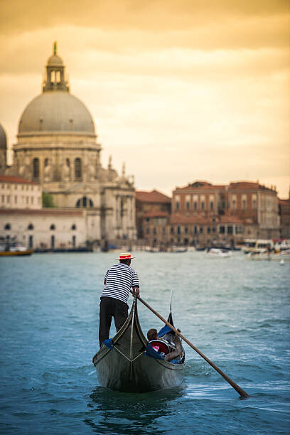 Levně Plakát, Obraz - when in venice... | venezia [explore], Copyright Lorenzo Montezemolo, 26.7 × 40 cm