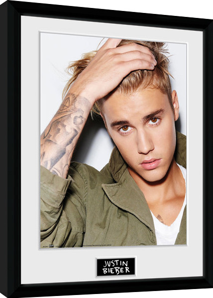 Poster înrămat Justin Bieber - Green Jacket